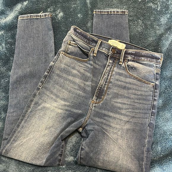 Abercrombie & Fitch highwaisted skinny jeans - Picture 1 of 4